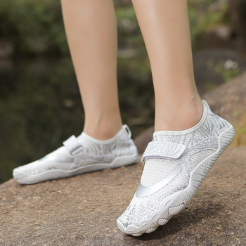 Pāris pludmales ūdens kurpes ar Velcro, zems augšdaļa, neslīdoša gumijas zole, EVA vidējā zole, sietaina odere