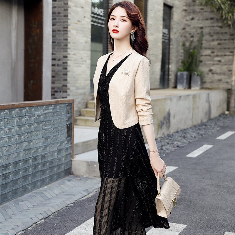 Γυναικείο δαντελένιο κοντό παλτό - Πολυεστέρας, Μονόχρωμο, Κοντό μήκος, Μακριά μανίκια, V-λαιμόκοψη, Ένα κουμπί