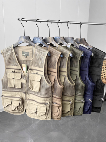 Darba veste ar 3D patch kabatām, rāvējslēdzēja priekšā, V formas kakls, brīvs griezums, poliestera audums ar pamuš, vasaras sezonai