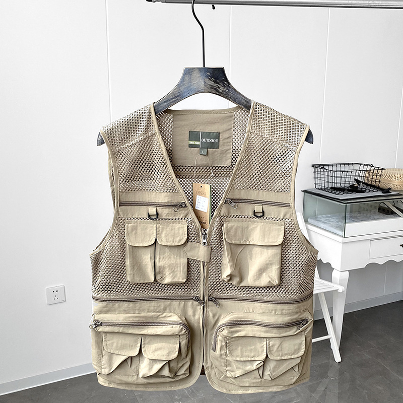 Darba veste ar 3D patch kabatām, rāvējslēdzēja priekšā, V formas kakls, brīvs griezums, poliestera audums ar pamuš, vasaras sezonai