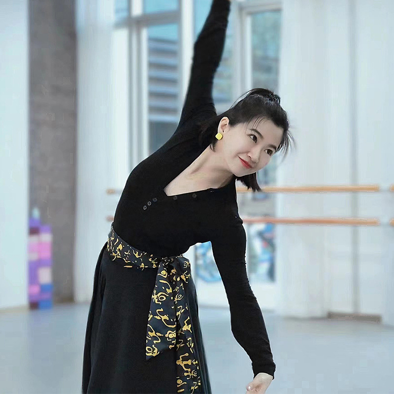 Etniski Mongolijas deja kostīms sievietēm, Spandex audums, 95%+ sastāvs, 2023. gada vasaras izlaidums, priekšnesumiem pieaugušajiem un eksāmenu praksei