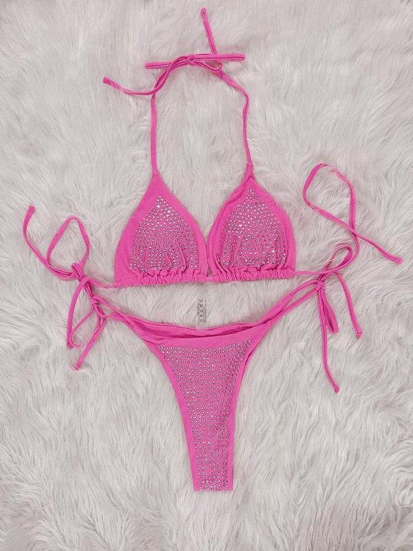 Bikini din două piese cu bretele, fără spate, foarte elastic; material nylon 82%, căptușeală poliester 18%; bureți în cupă