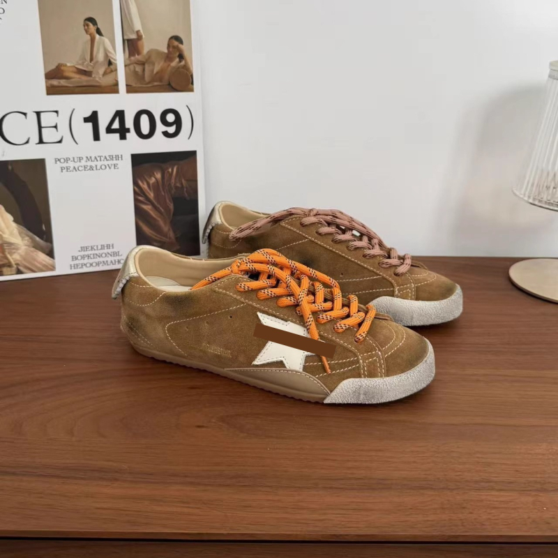 Ženske tenisice od nubuk velura - color-block, vezivanje, niska silueta, gumeni potplat