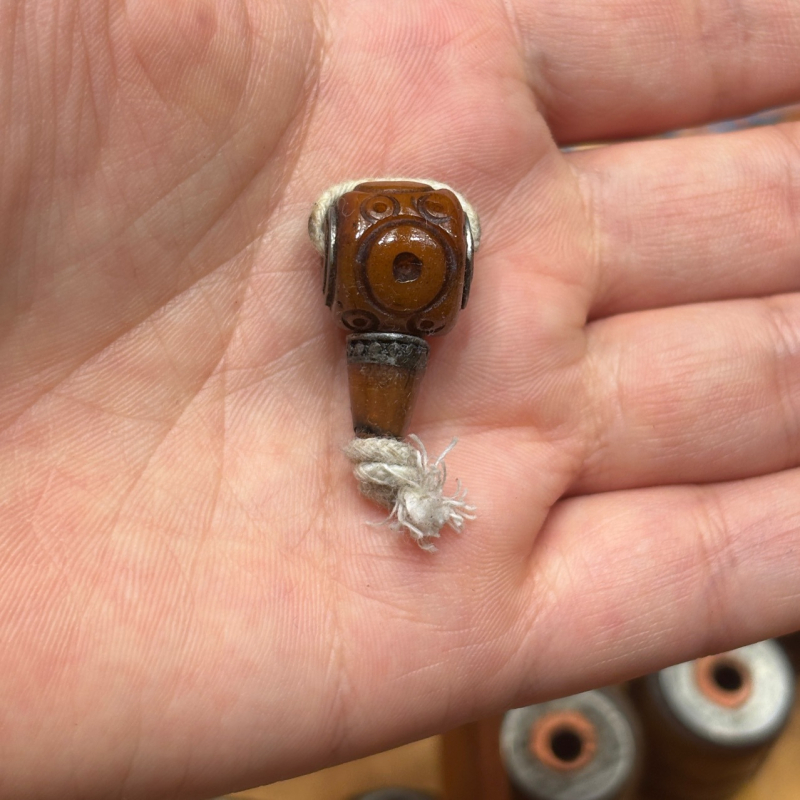 Buda Kostna glava u stilu Xizang s ugrađenim rezbarijama, polirana, Guangzhou, proljeće 2025, kod 324534