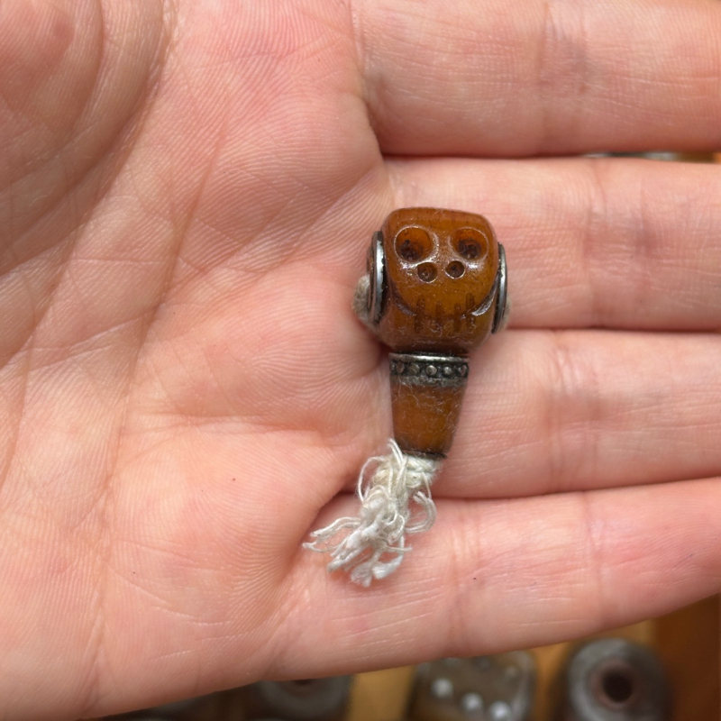 Buda Kostna glava u stilu Xizang s ugrađenim rezbarijama, polirana, Guangzhou, proljeće 2025, kod 324534