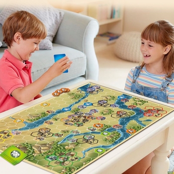 Настолна игра с карти: Трите царства – битка, партия и стратегия; за деца 4–6 години, цветна кутия