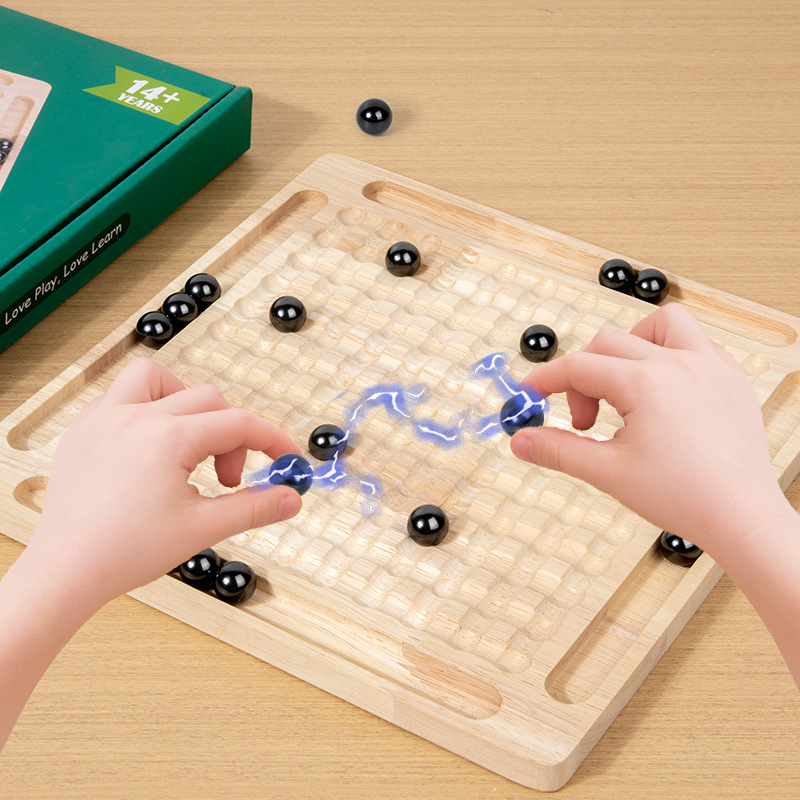 Магнитна шахматна битка - настолна игра за деца, дървена, образователна и интерактивна, за възраст 4–14