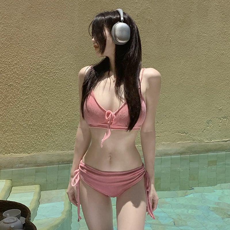 Costum de baie pentru femei: sexy, decupat la spate; material: nylon-elastan; căptușeală: poliester-elastan; greutate 220 g; stiluri: triunghi, slip, split bikini