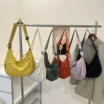 Knedļu formas plecu soma, pilsētas vienkāršība, audums, rāvējslēdzējs, iekšējā kabata telefona uzglabāšanai