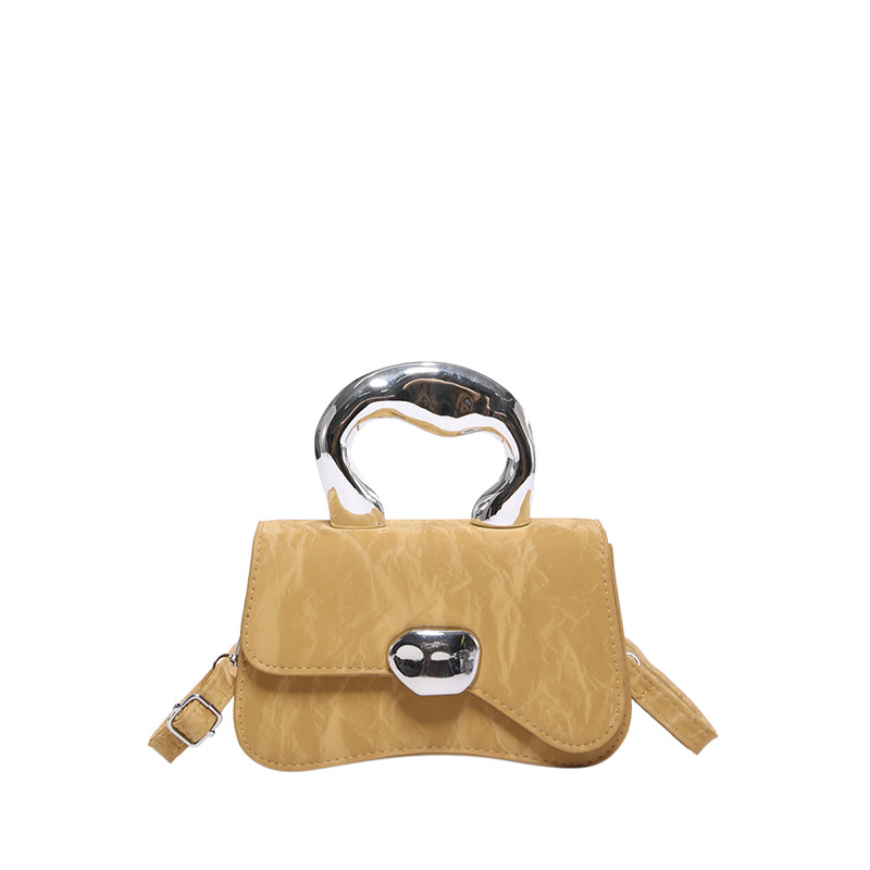 Rankinė — gatvės stiliaus, PU medžiaga, horizontalaus kvadrato formos, poliesterio pamušalas, uždarytas dangtelis