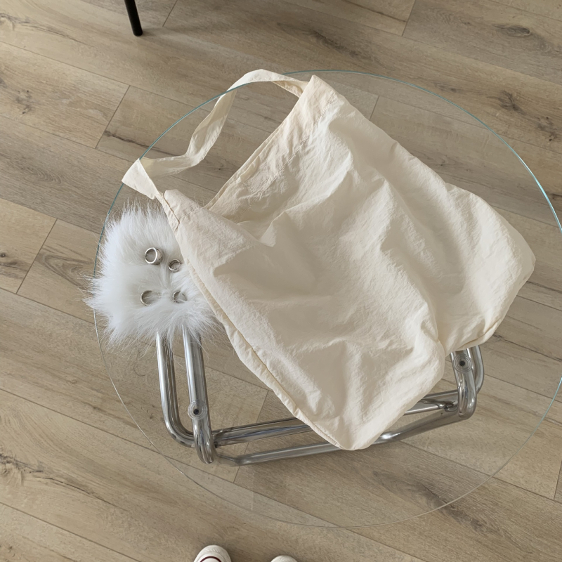 Sieviešu bucket soma, neilons ar kanvas tekstūru, vertikāla kvadrāta forma, Velcro aizdare, iekšējā atsešķa telefona kabata, viena pleca siksna, ikdienas lietošanai