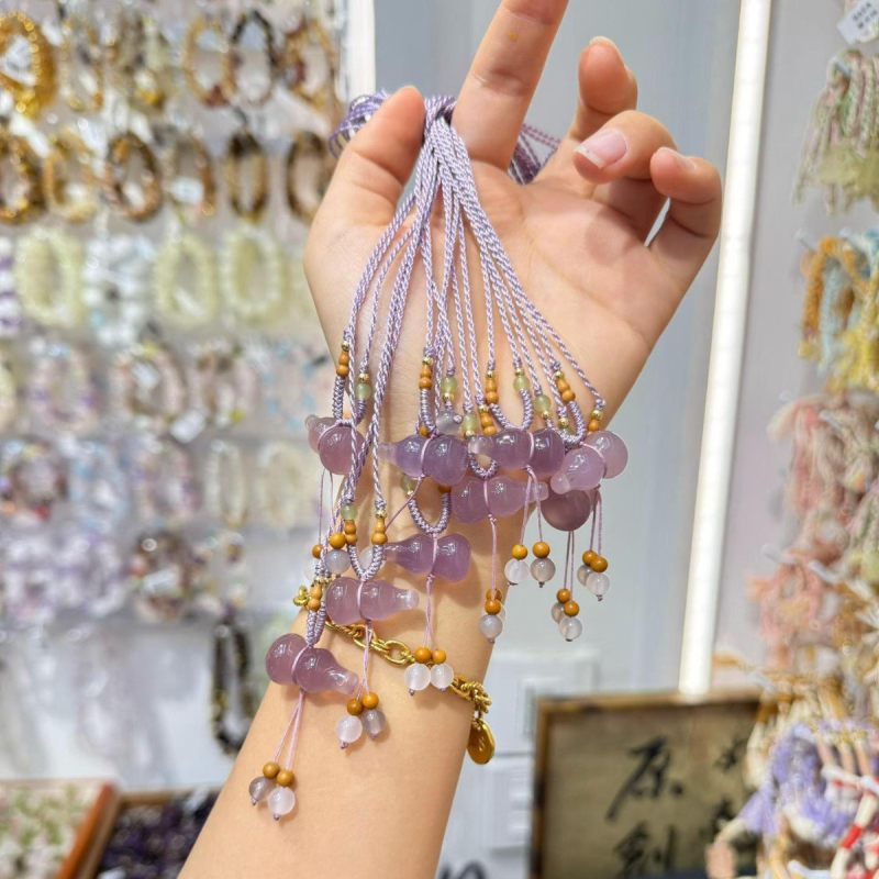 Természetes kristály nyaklánc, zodiákus alakú medál, reguláris lánc, kínai stílus (természetes kristály; kristály medál; reguláris lánc; zodiákus alak; kínai stílus)