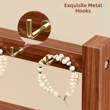 Nelja-korruseline puidust käevõrude näidelaud – lauase ehteloendur käevõrud, kaelakeed ja juukseaksessuaarid