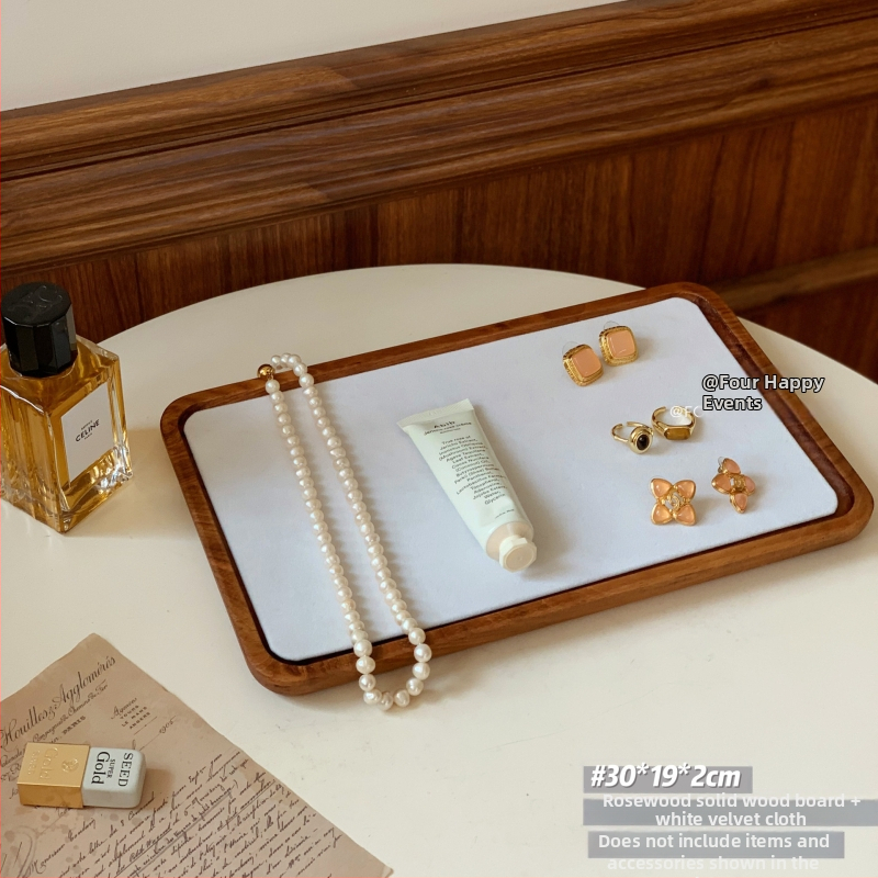 Masivus medžio papuošalų demonstravimo padėklas karoliai ir apyrankėms su veliūrine įdėkle — aukštos klasės stilius, 2024 rudens leidimas