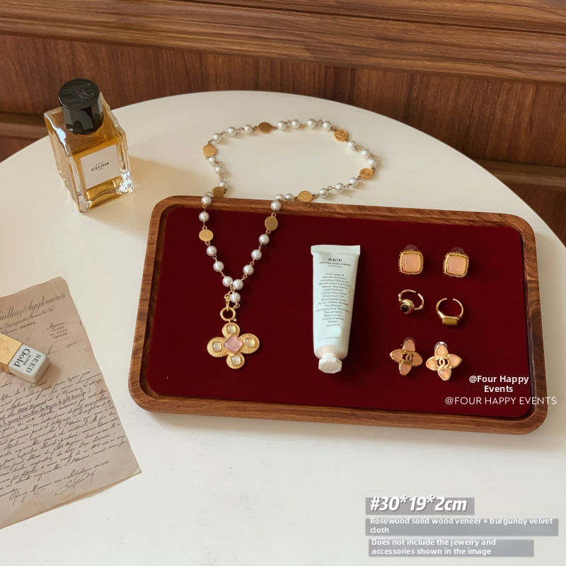 Masivus medžio papuošalų demonstravimo padėklas karoliai ir apyrankėms su veliūrine įdėkle — aukštos klasės stilius, 2024 rudens leidimas