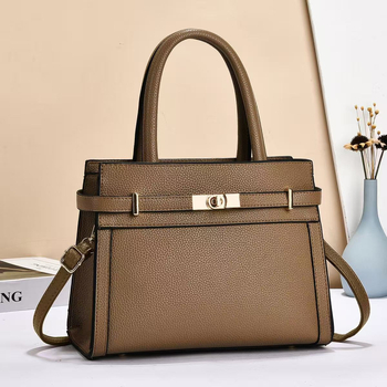 PU kožna crossbody torba, horizontalni četvrtasti oblik, zatvarač, velika kapaciteta, unutarnji džepovi (zip, telefon, dokumenti), gradski stil, ljeto 2025