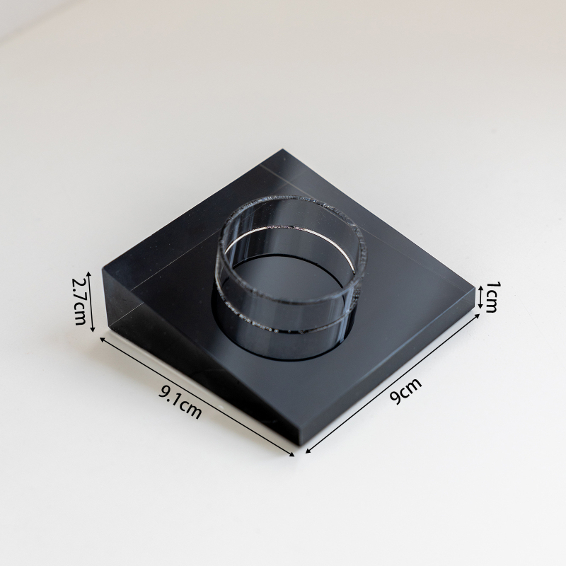 Akrilo apyrankių demonstravimo stovas, aukštos kokybės, akrilo konstrukcija, purškiamo plastiko apdaila, 2025 m. ruduo