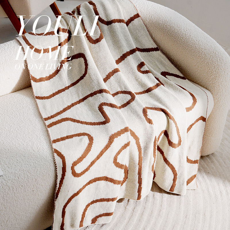 Megzta pledė, Šiaurės stiliaus, dryžuotas raštas, akrilo medžiaga, svoris 500–799 g, tinkama visoms metų laikams.