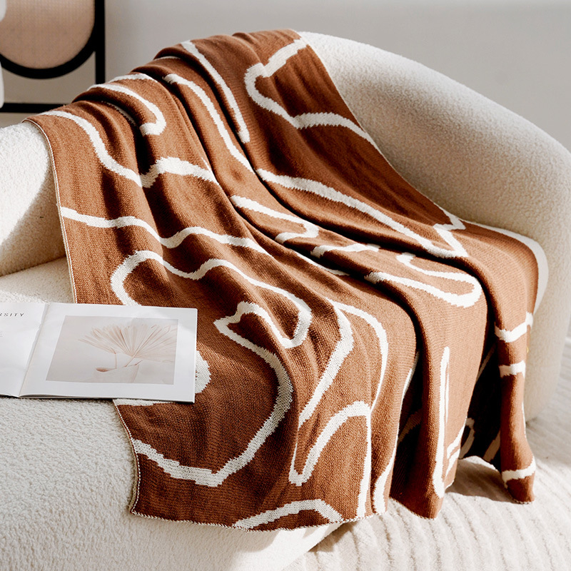 Megzta pledė, Šiaurės stiliaus, dryžuotas raštas, akrilo medžiaga, svoris 500–799 g, tinkama visoms metų laikams.