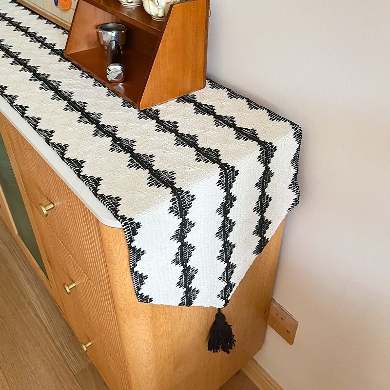 Stolna zastava - pamuk-lan, geometrijski uzorak, minimalistički modern stil, dekor za dnevni boravak