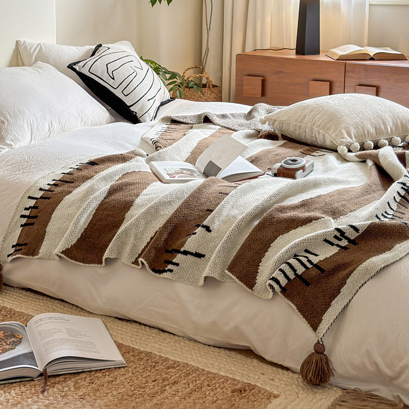 Šiaurietiškas retro megztas pledas — vienos spalvos, keturi metų laikai, stilius: lengvas prabangos įspūdis, medžiaga: vilna/kašmyras