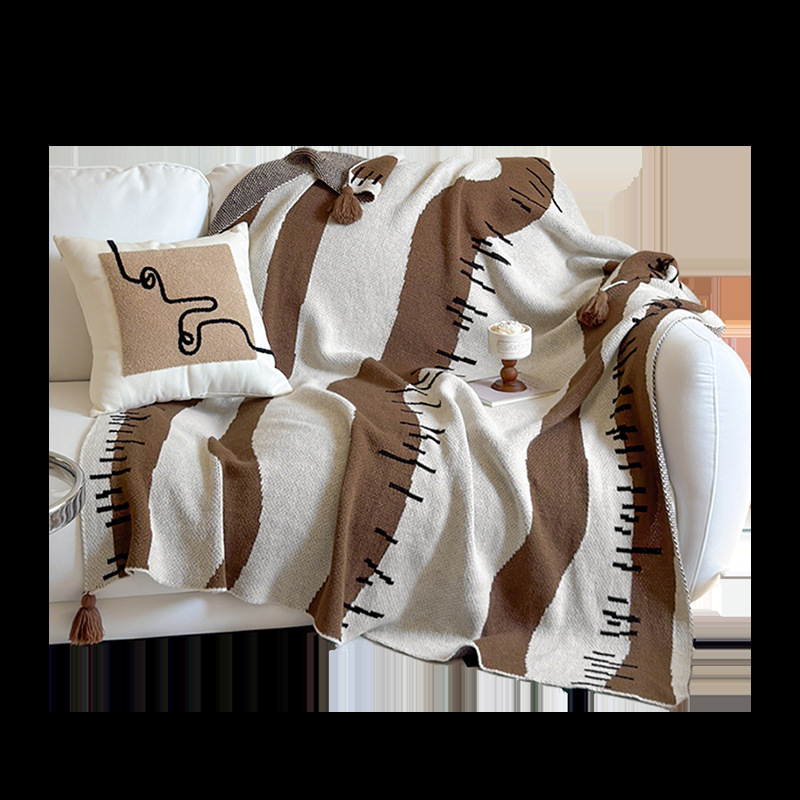 Šiaurietiškas retro megztas pledas — vienos spalvos, keturi metų laikai, stilius: lengvas prabangos įspūdis, medžiaga: vilna/kašmyras