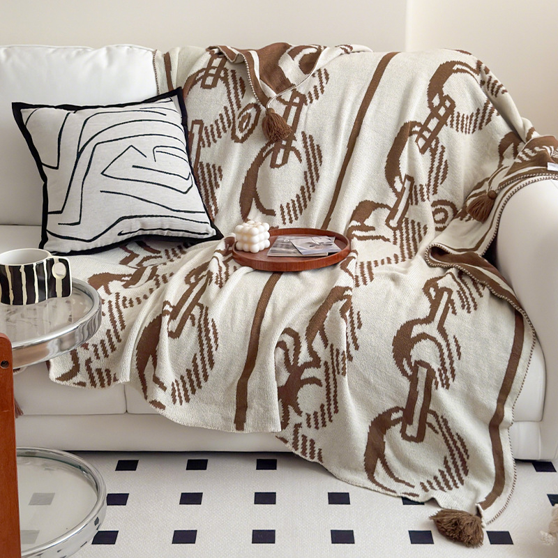 Šiaurietiškas retro megztas pledas — vienos spalvos, keturi metų laikai, stilius: lengvas prabangos įspūdis, medžiaga: vilna/kašmyras