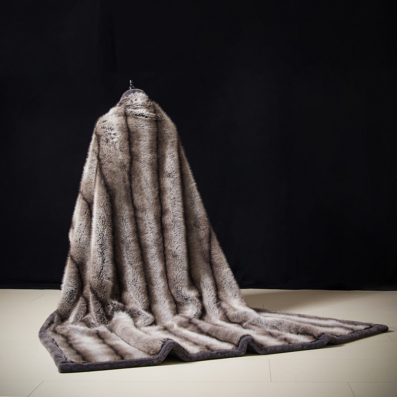Zimska deka s umjetnom lisicom, Raschel, 200×230 cm, 5,5 kg, jednobojna, za krevet i kauč