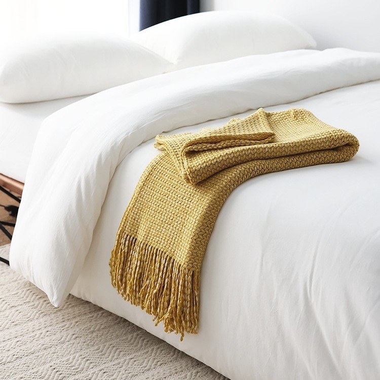 BENMOHOUSE Akrilinė antklodė, mažiau nei 300 g, visiems metų laikams, dekoratyvinė megzta