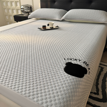 Kolm-osaline mattide komplekt jääsilkist ja rotangist, tikandiga, kokkupandav kaasaegne disain, Good Sleep Weaving