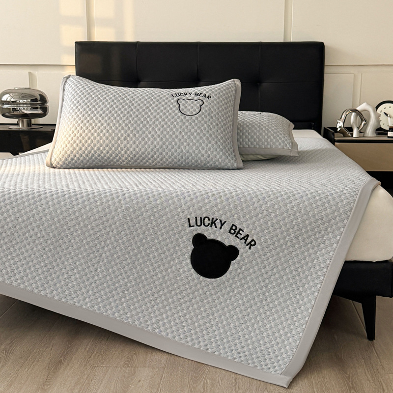 Kolm-osaline mattide komplekt jääsilkist ja rotangist, tikandiga, kokkupandav kaasaegne disain, Good Sleep Weaving