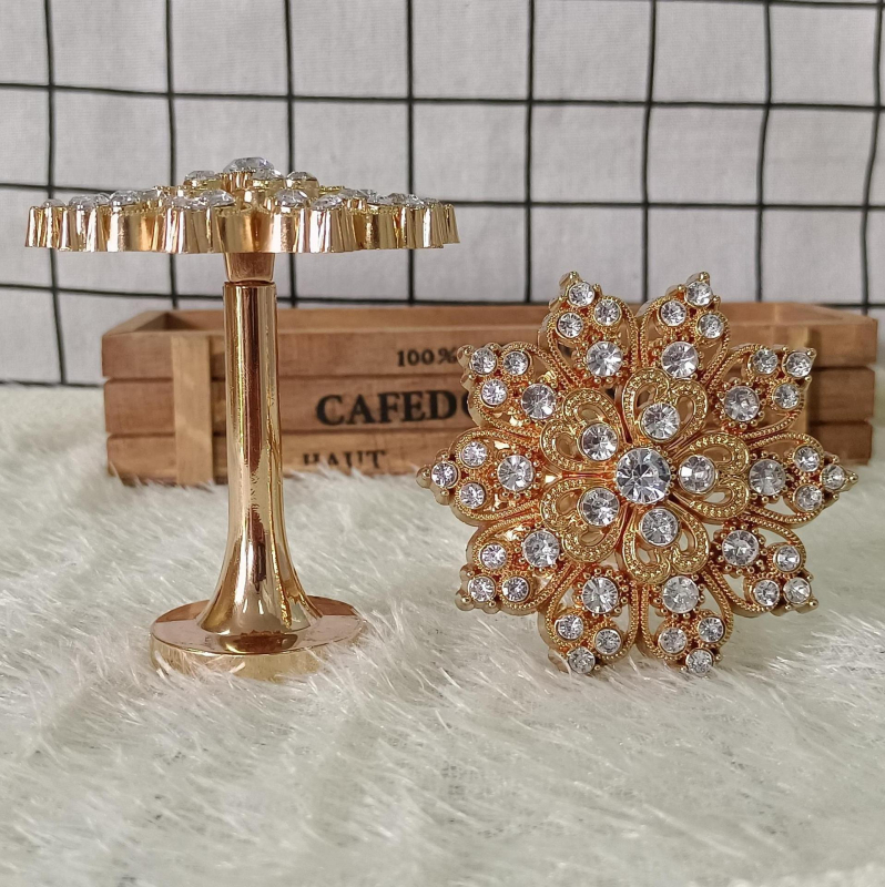 Sniega pārslas formas taisnais aizkaru āķis, cinka sakausējums + rhinestones, modelis Qx--014, piemērots karājamām aizkarēm, iekļauti skrūves un gumijas vāciņi