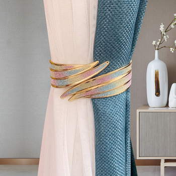 Aizkaru saitītes ar metāla diamanta spārniem un pavasara spraudņiem — Green seedlings, sakausējums, viegls luksusa stils, pielāgojams