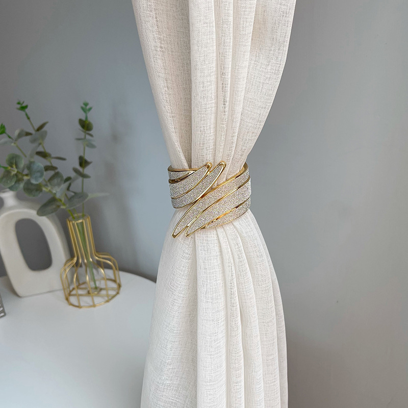 Aizkaru saitītes ar metāla diamanta spārniem un pavasara spraudņiem — Green seedlings, sakausējums, viegls luksusa stils, pielāgojams