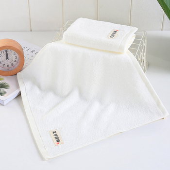 Kvadratni ručnik za lice od bambusovih vlakana s prirodnom antibakterijskom zaštitom, težina 55 g, 32 niti, jednostruko pređa, tkanina običnog pletenja