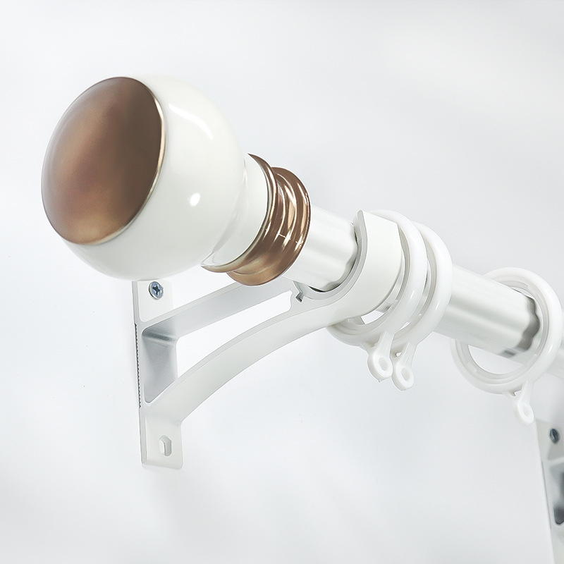 Carrey sērijas aizkaru relu sistēma – alumīnija sakausējums, sānu uzstādīšana, vienrindu un divrindu vadība, mūsdienīgs minimālisks stils, piederumi iekļauti