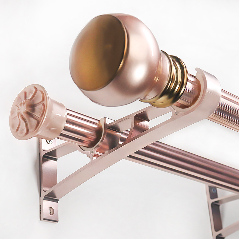 Carrey sērijas aizkaru relu sistēma – alumīnija sakausējums, sānu uzstādīšana, vienrindu un divrindu vadība, mūsdienīgs minimālisks stils, piederumi iekļauti