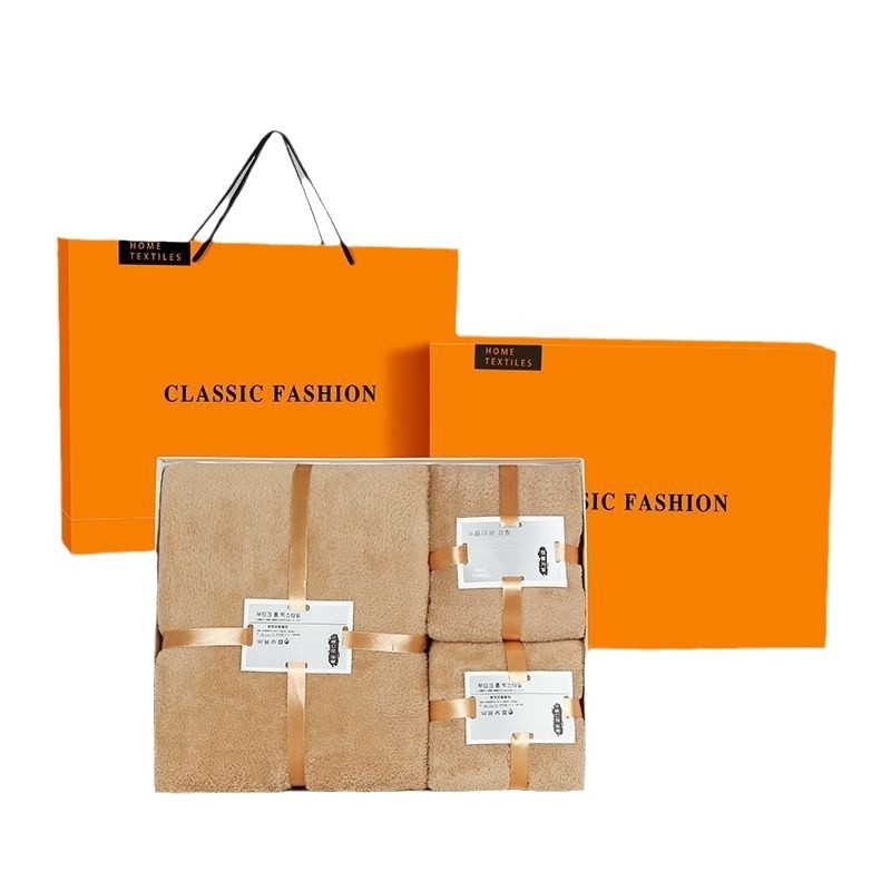 Комплект микрофибърни кърпи в подаръчна кутия; 600 GSM; плоско преплитане; възможност за печат на лого.