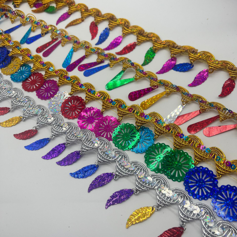 Rankų darbo lazeriu iškirpta kutų nėrinių juostelė su karoliukais, poliesteris – lapų rašto etniniams aksesuarams