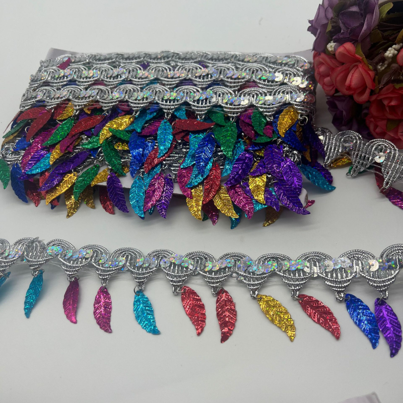 Rankų darbo lazeriu iškirpta kutų nėrinių juostelė su karoliukais, poliesteris – lapų rašto etniniams aksesuarams