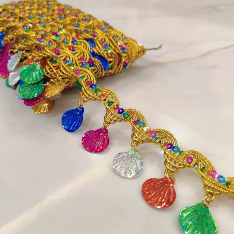 Rankų darbo lazeriu iškirpta kutų nėrinių juostelė su karoliukais, poliesteris – lapų rašto etniniams aksesuarams