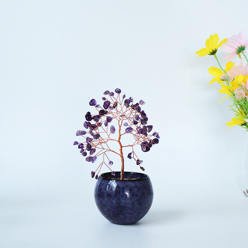 Muniro ametisto kristalas – geometrinis Fengšui laimės medis, šiuolaikiškas paprastas namų dekoras