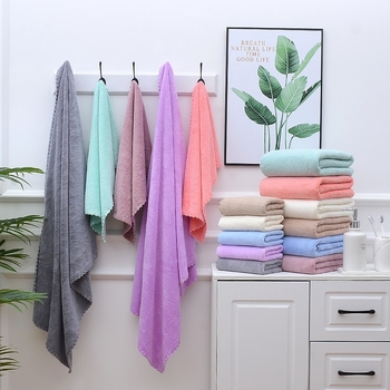 Set prosoape Coral fleece într-o cutie cadou, trei piese, 600 g în total, țesătură simplă, brocart poliester