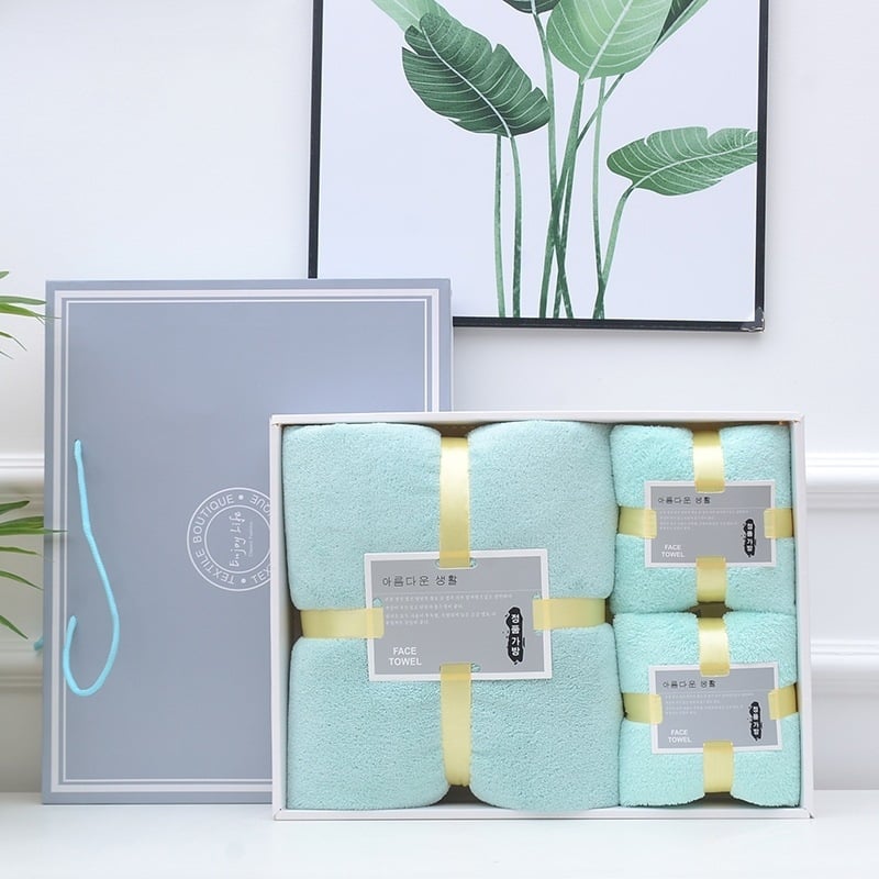 Set prosoape Coral fleece într-o cutie cadou, trei piese, 600 g în total, țesătură simplă, brocart poliester