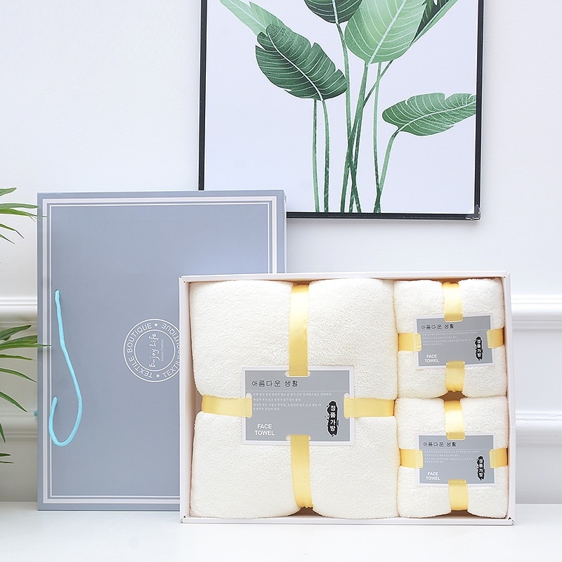 Set prosoape Coral fleece într-o cutie cadou, trei piese, 600 g în total, țesătură simplă, brocart poliester