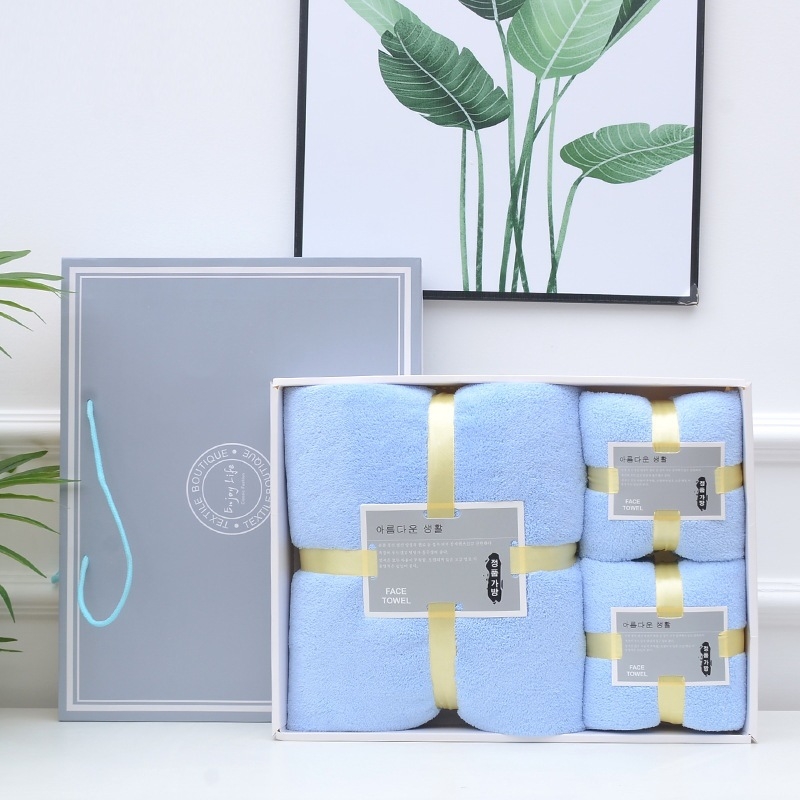 Set prosoape Coral fleece într-o cutie cadou, trei piese, 600 g în total, țesătură simplă, brocart poliester