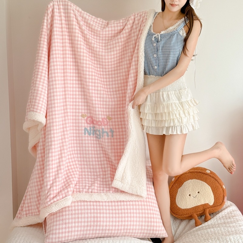 Deka od mliječnog fleiesa | Geometrijski i karikaturalni uzorak | Težina 1500–2000 g | Za sve sezone | INS stil