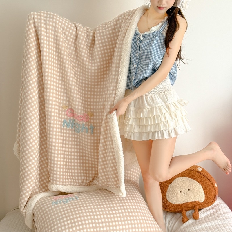 Deka od mliječnog fleiesa | Geometrijski i karikaturalni uzorak | Težina 1500–2000 g | Za sve sezone | INS stil