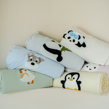 Izšivana dječja karikatura deka s hlađenom tkaninom, punjenje od poliestera, reaktivno bojanje, gustoća tkanine 128x68