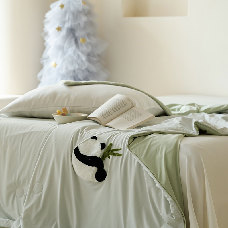 Izšivana dječja karikatura deka s hlađenom tkaninom, punjenje od poliestera, reaktivno bojanje, gustoća tkanine 128x68